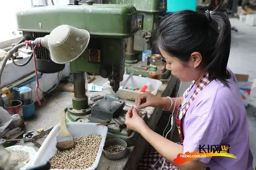 高清组图走进周窝乐器工厂