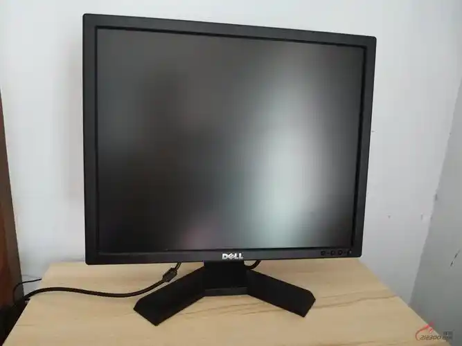 出一个液晶显示器戴尔19寸43微信18021572087