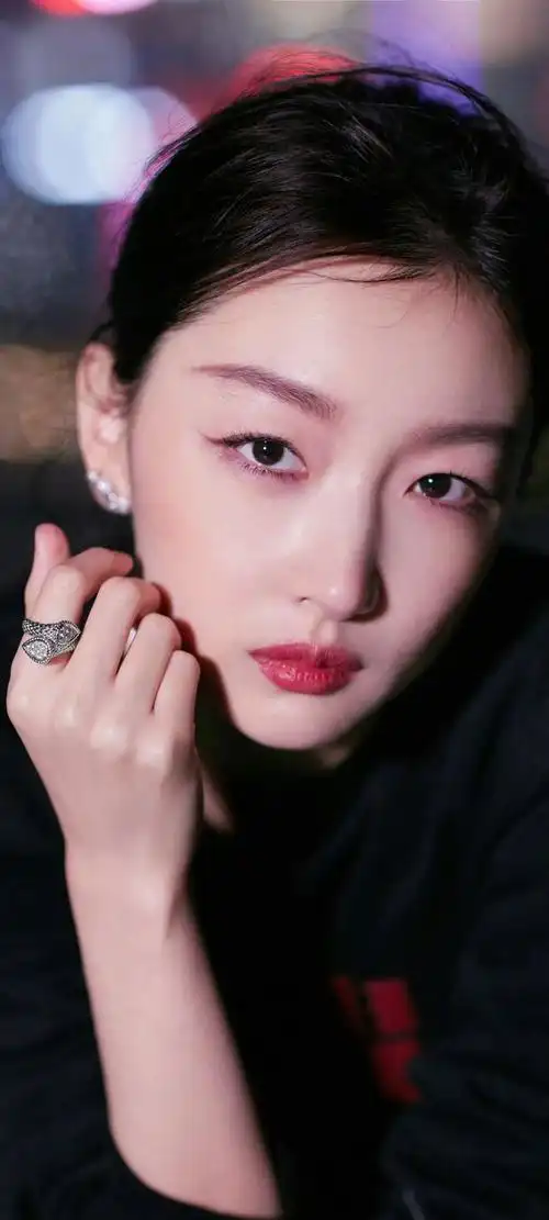 67美女系列壁纸第107期周冬雨