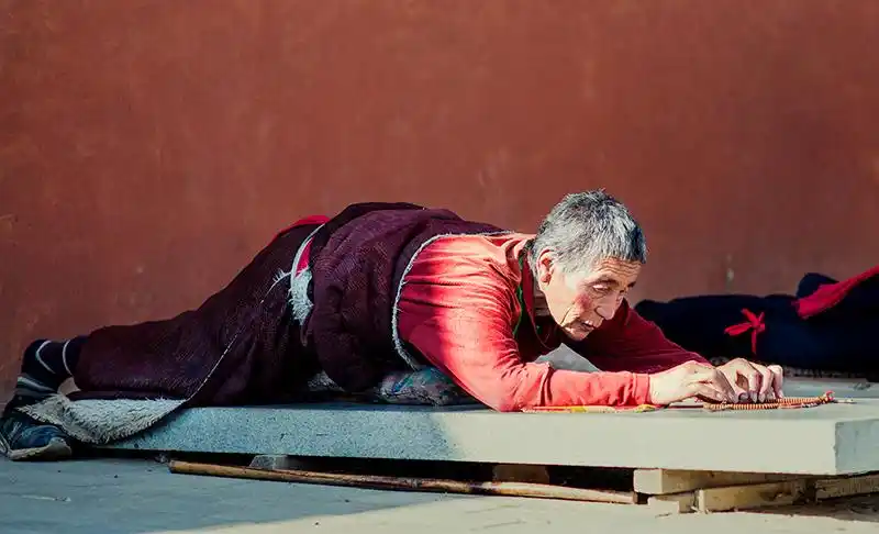 朝拜- 亚洲青年摄影网 - 第十四届亚洲大学生摄影大赛官方网站