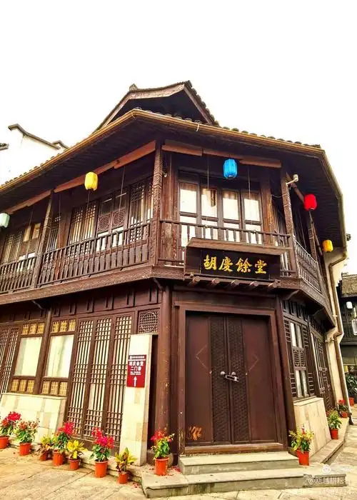 瓦肆,亦称瓦子,瓦市,瓦舍等,是宋代商业发展,市井文化繁荣的象征.