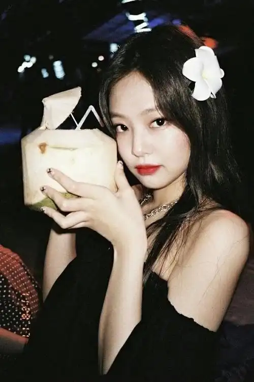 壁纸明星系列之blackpink成员jennie金智妮壁纸