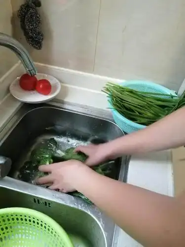 韶关实验中学"五一"活动: 劳动者最美 七(1)班叶蔚成