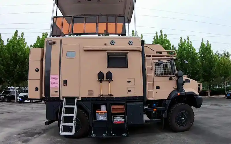 全地形越野房车一汽解放雪鹰,标配两个8吨绞盘,全时四驱3把锁