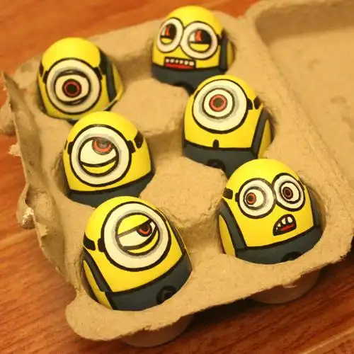 高密市柏城镇大吕小学彩绘鸡蛋