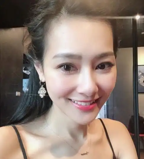 王思佳结婚3年曝丈夫把家里当酒店,霸气出招,老公乖乖被收服