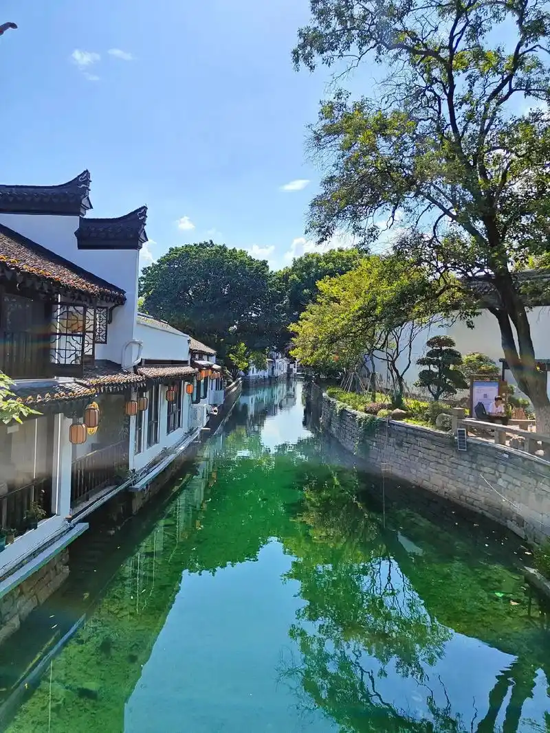 苏州拙政园.明朝正德初年,御史王献臣罢官后在苏州买地建园,取 - 抖音