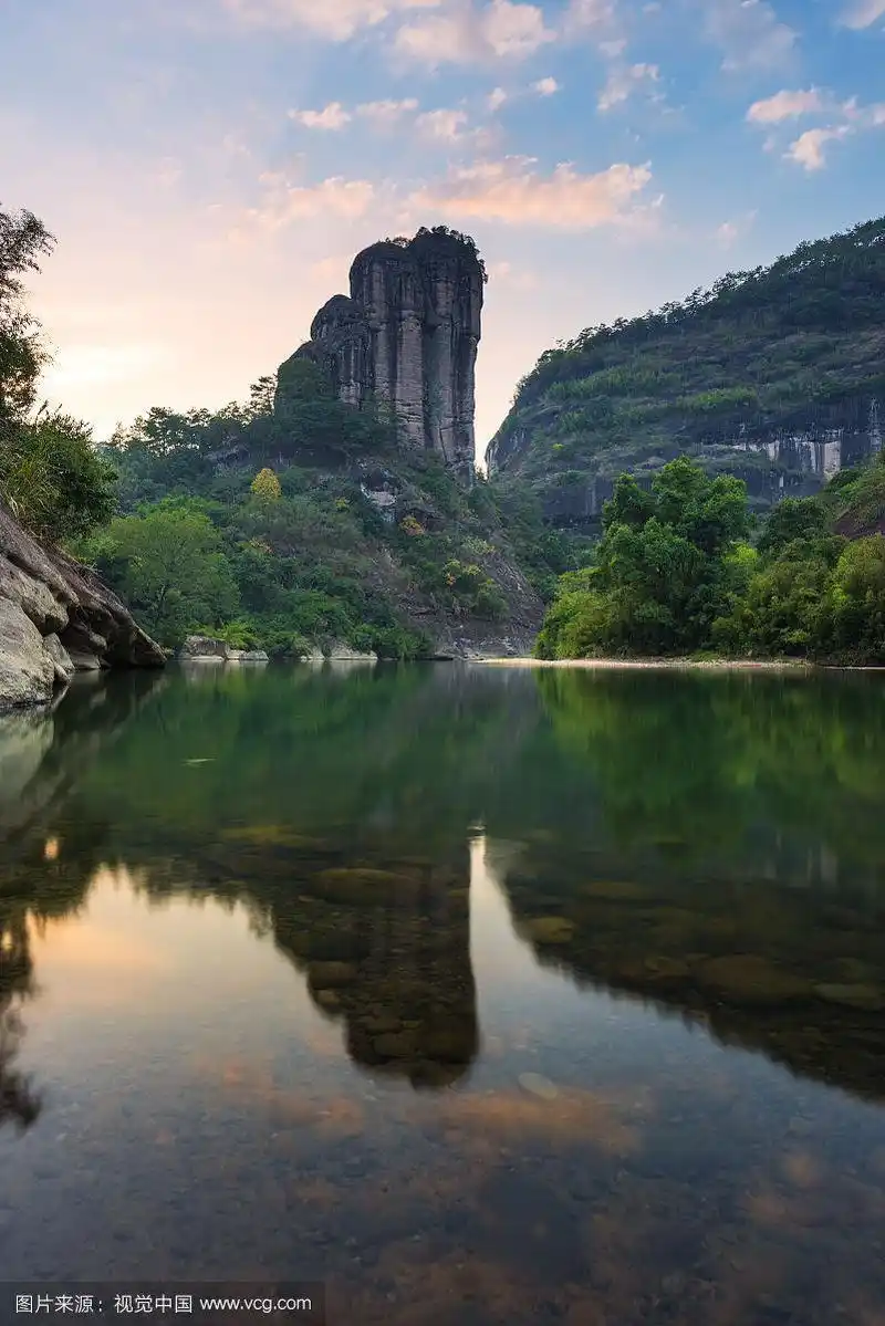 16,红眼鱼武夷山玉女峰位于福建省南平市武夷山市清凉峡路,玉女峰上有