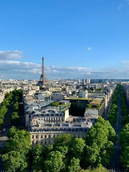 92】    巴黎,这座充满魅力和浪漫的城市,是法国的首都,也是世界上