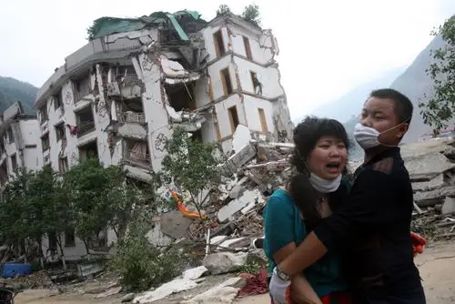 找图片--北川地震房屋倒塌现场图片