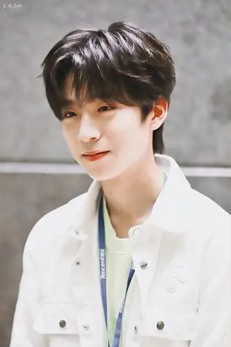 张嘉元是个可爱宝宝今天是我女鹅呜呜好想蹂躏