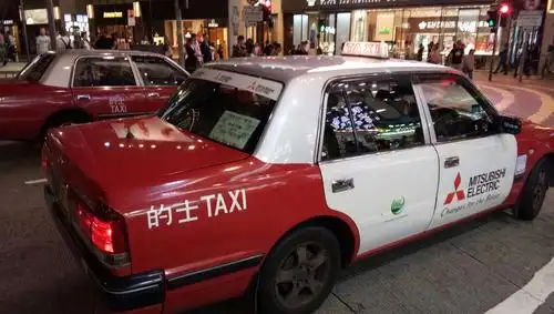 其它 漫话香港的城市交通 香港街道上大量运营的出租车.