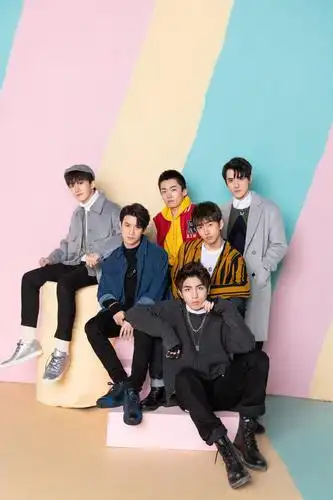 华策男团highting 青春演绎少年冬日糖果梦