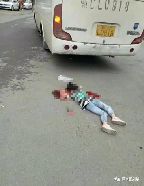 突发芦溪发生惨烈车祸小女孩遭碾压当场死亡现场血腥