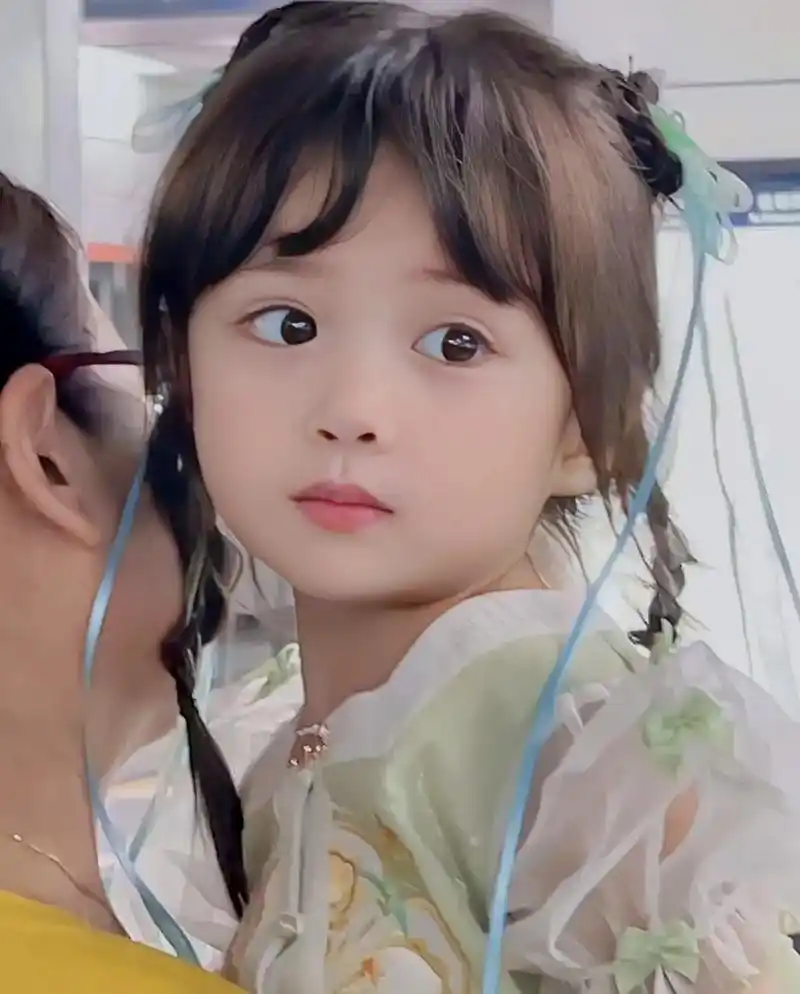 谁能拒绝一只可爱的古风小妹妹呢?#骗你生女儿 图中小朋友:@ - 抖音