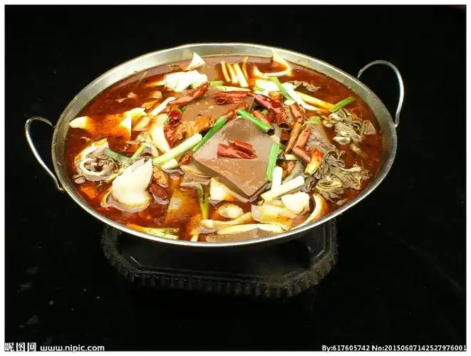 锅仔毛血旺图片