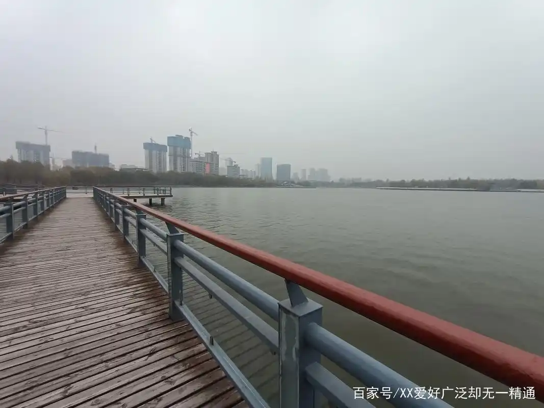 河南新乡"平原湖"