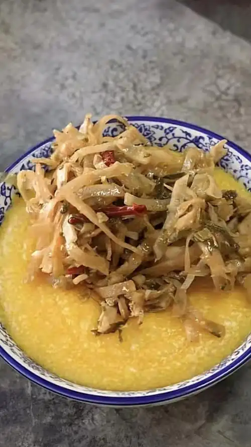 今天吃小米稠饭配浆水菜,你喜欢配什么菜?是不是只有山西人吃?-度小视