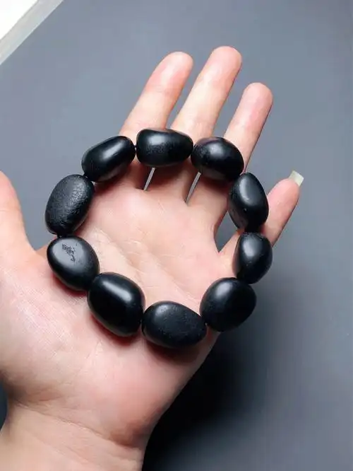 墨玉原石籽带皮带毛孔