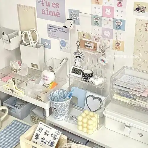 书桌上有什么  #ins书桌  #书桌日常  #ins风 #书桌改造  #书桌布置