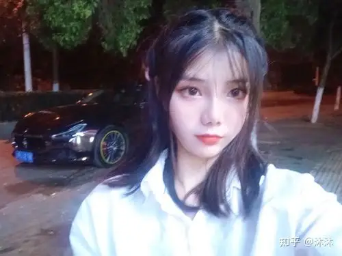 后来确实也是有小哥哥小姐姐搭讪聊天什么的, 其实最开始我没想着要在