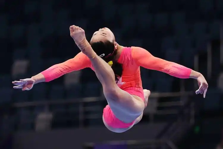 体操——全国锦标赛:女子平衡木决赛赛况_欧钰珊_杭州_比赛