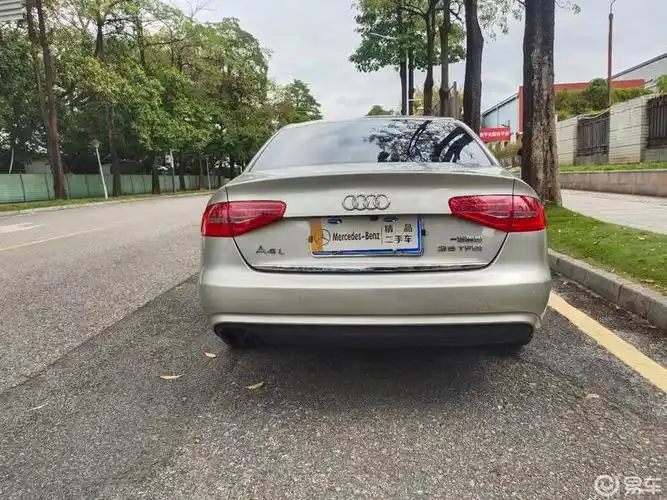 16年16款奥迪a4l自动挡1.8t