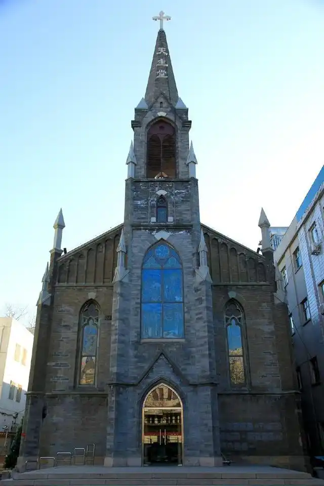 西直门天主堂,又称西堂,是北京四大天主堂之一,在西直门内大街130号