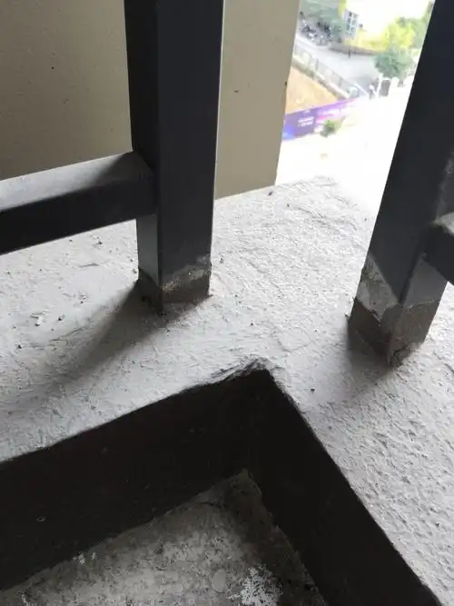 小阳台翻边不平整