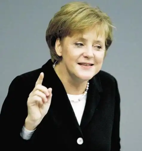 2005年,成功当选为政府总理的默克尔成为德国历史上第一位女性总理,她