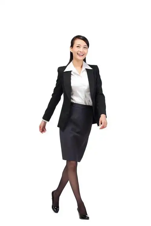 其它 职业必修礼仪 写美篇六,走姿练习 要求协调,昂扬,朝气,节奏感.