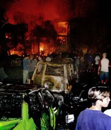 目击者描述印尼爆炸案惨景 到处是炸断的肢体