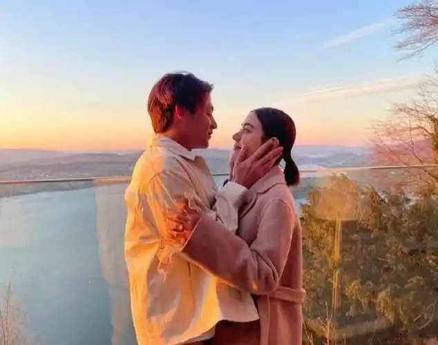 太甜蜜!mark为kim庆祝31岁生日,求婚后却不举办婚礼