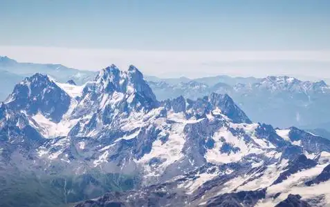 ushba 山, 更大的高加索山照片