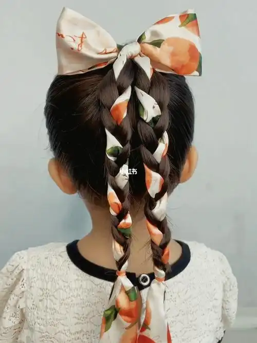 蝴蝶结发带编发