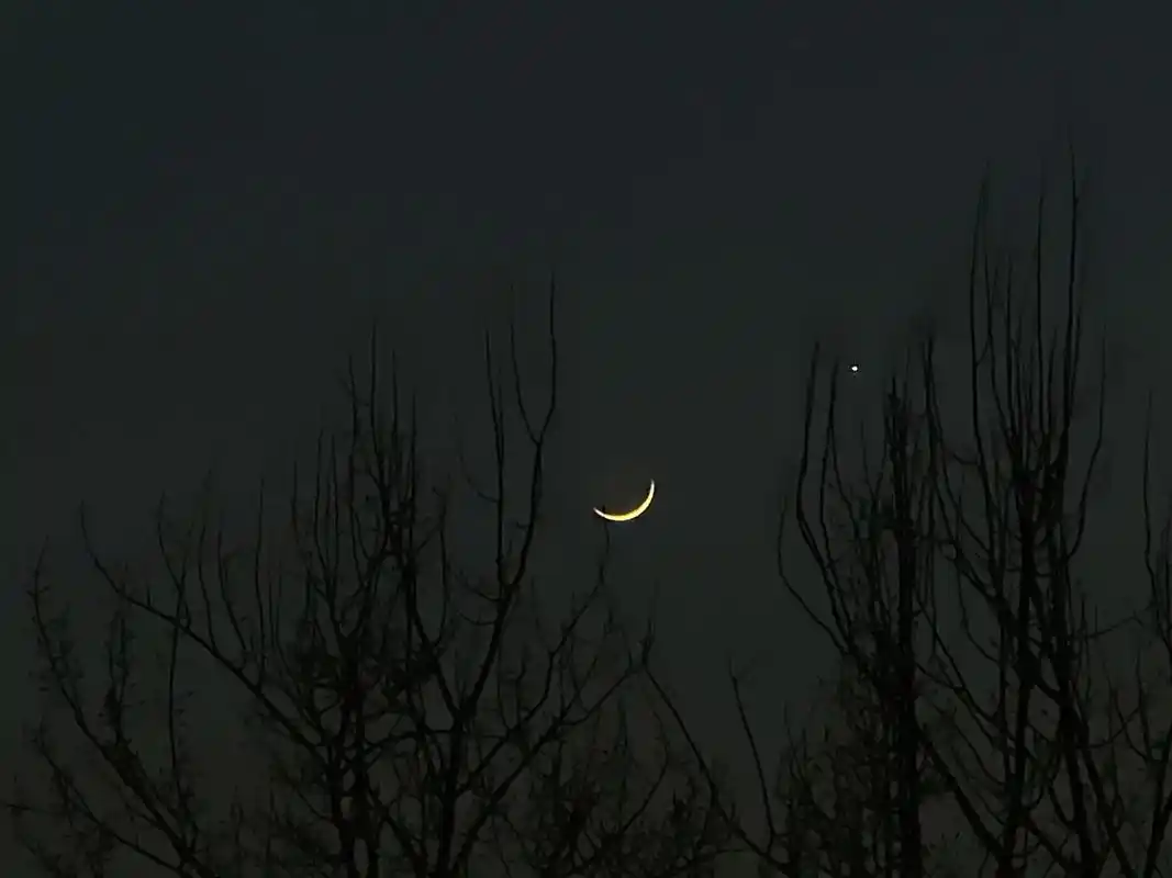 峨眉月.蛾眉月(waxing crescent moon ) - 抖音