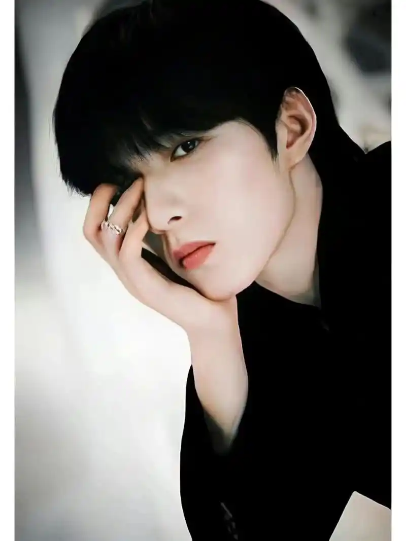 刘耀文/日常图片分享 无水印手机壁纸ins风简约