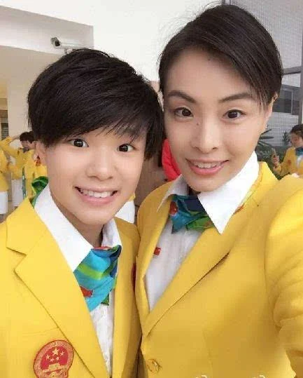吴敏霞联手重庆姑娘施廷懋夺双人三米板金牌