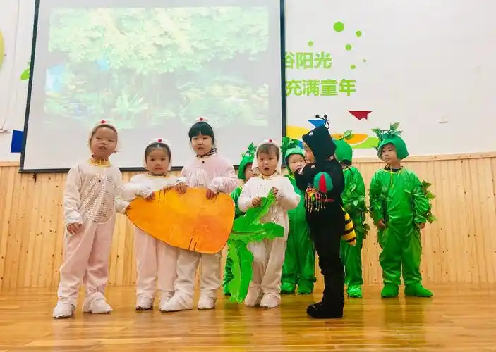 "童心·童话"山口镇中心幼儿园小班段童话剧表演