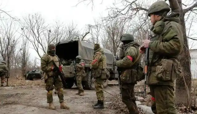 就在土耳其军队对叙利亚境内进行袭击后,俄方就派遣伞兵前往该地区