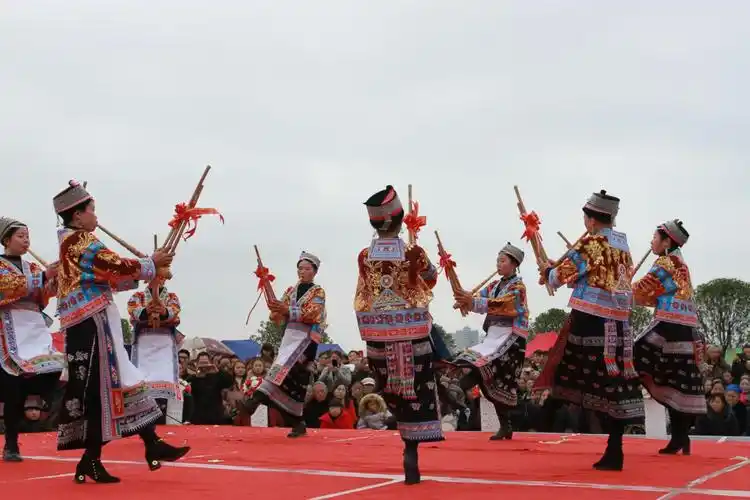 安顺西门苗族跳花坡2018年春节花坡盛况