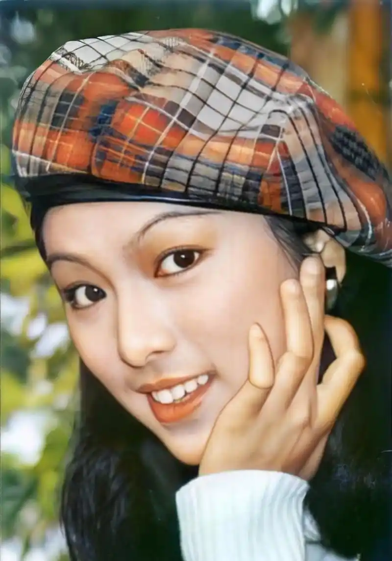 米雪,不仅漂亮气质也绝佳.