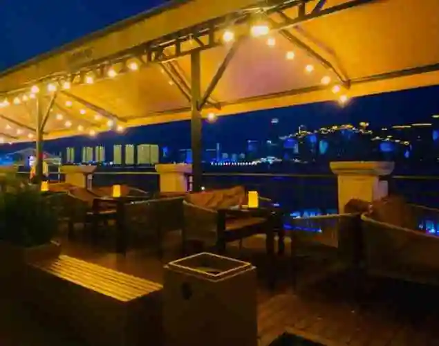 commune(长沙渔人码头店)-"长草很久了,但是有点远就一直没来拔草过 .