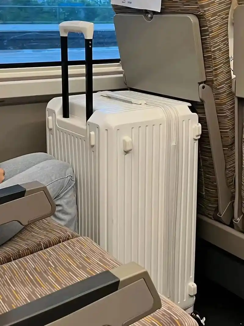 又大又可以带上高铁的行李箱～爱了～爱了.