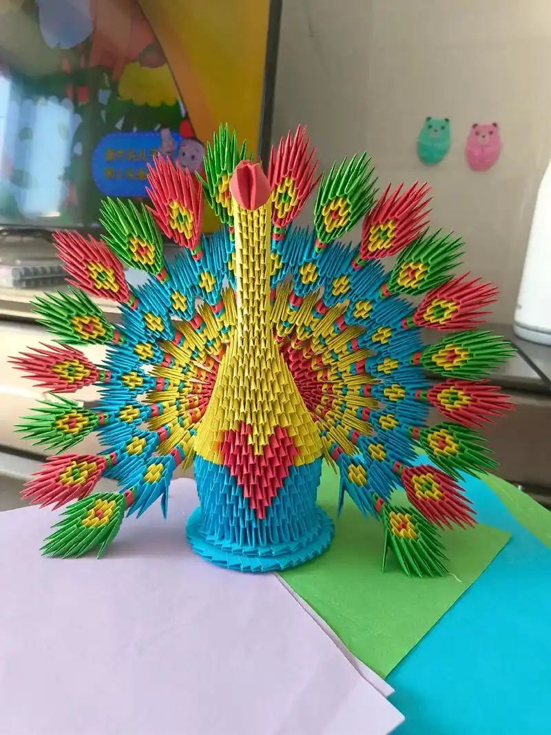 总算完成了#手工折纸孔雀 #做手工我是认真的  - 抖音