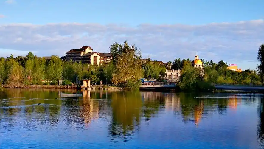 长白山之行—清晨的二道白河的公园!