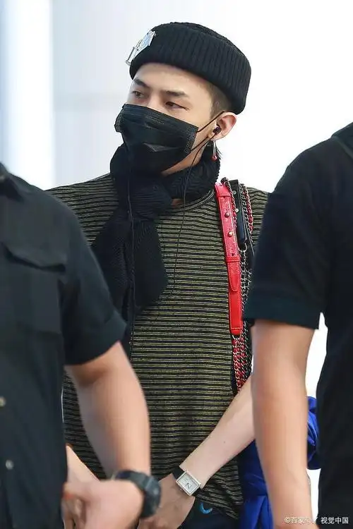 朴山多拉透露曾因为权志龙被收走了手机