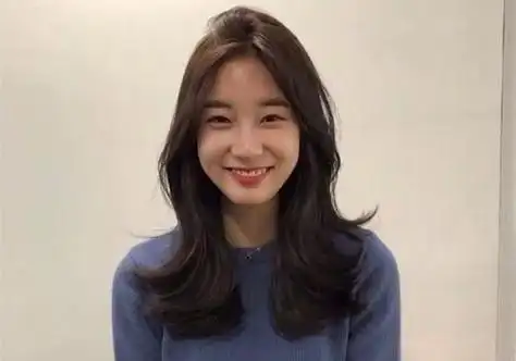 脸偏长额头偏窄适合什么发型学会梳刘海长脸窄额头不成问题