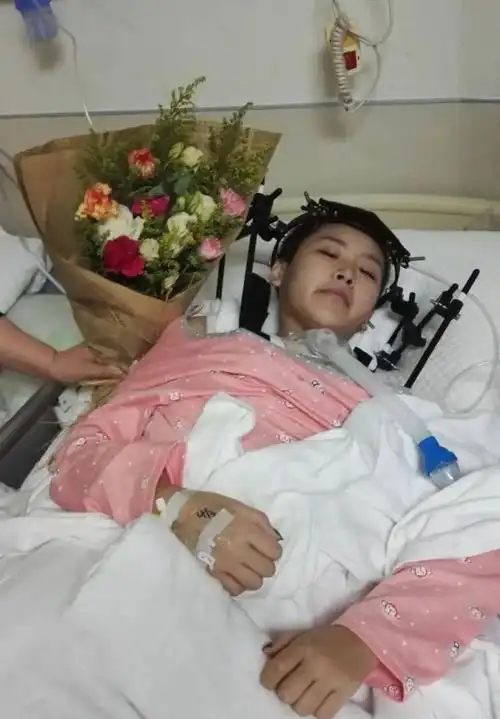 海归硕士,高级白领,26岁高位瘫痪后,她用4年逆风翻盘_璐英