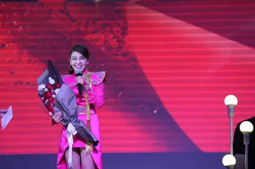 少数民族音乐协会年轻会员,少数民族红色形象大使.